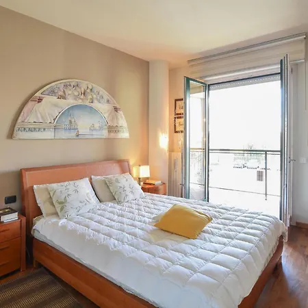 Σπίτι διακοπών 3 Bedroom Awesome In Μπέργκαμο
