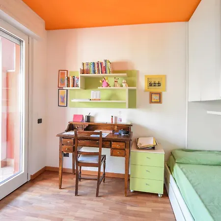3 Bedroom Awesome In Μπέργκαμο